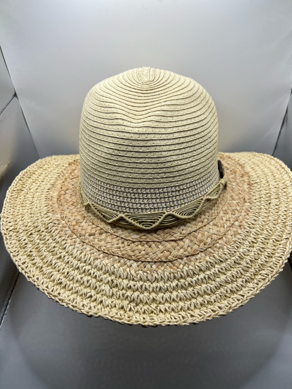 285. NWOT. Scala Raffia Sun Hat with Decorative Band. - Picture 2 of 7